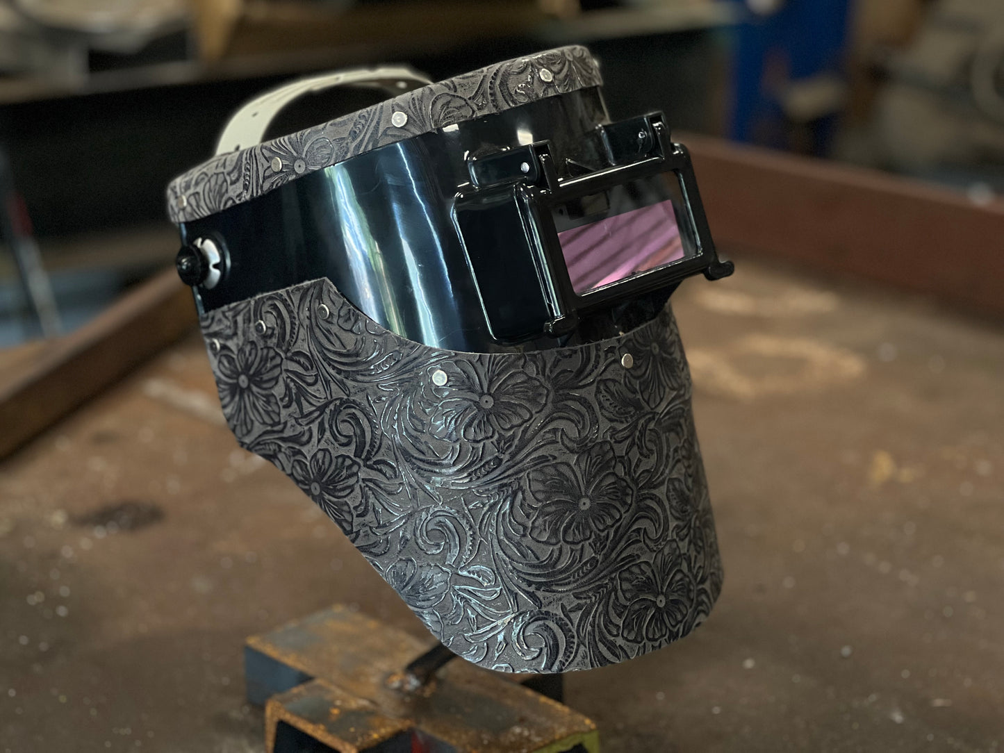 Black and grey floral chopped tiger hood