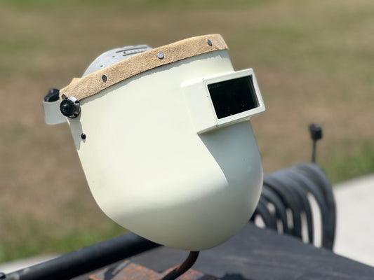 Chopped top sugar scoop.