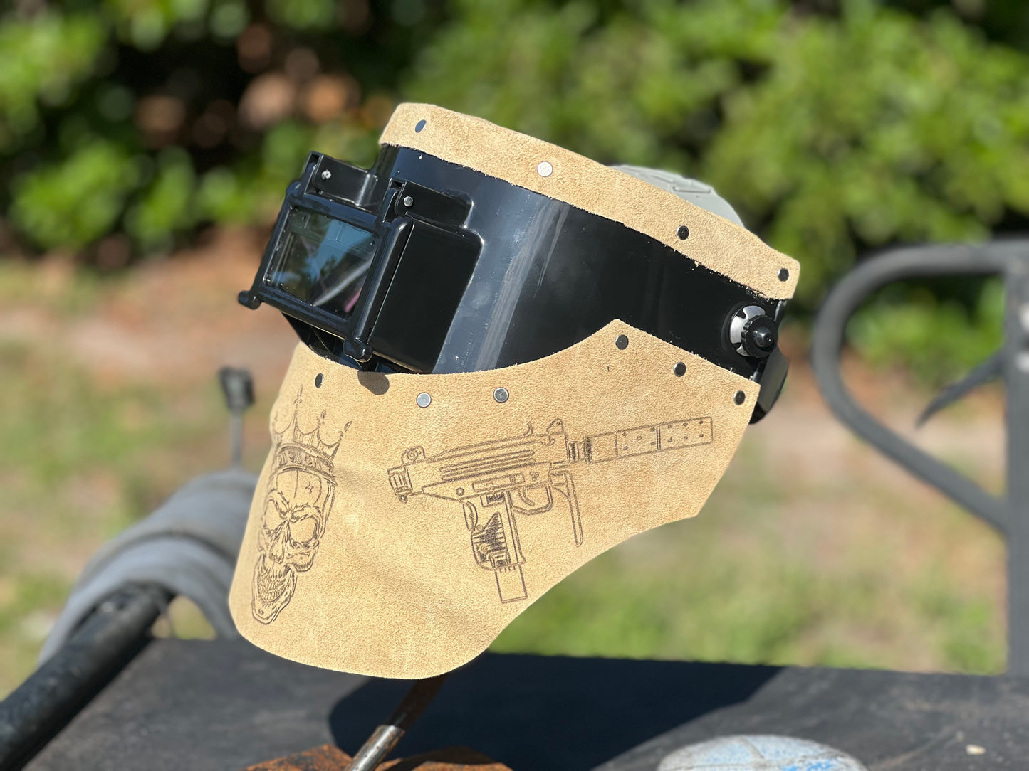 Crown skull chopped tiger hood