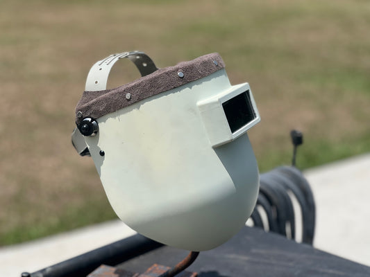 Chopped top sugar scoop.